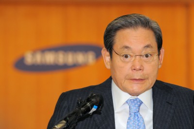7771889142_le-president-du-groupe-coreen-samsung-lee-kun-hee-le-22-avril-2008-archives